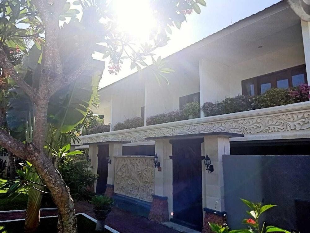 Puri Saron Senggigi Hotel מראה חיצוני תמונה