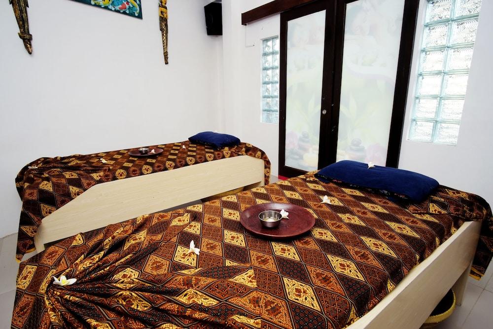 Puri Saron Senggigi Hotel מראה חיצוני תמונה