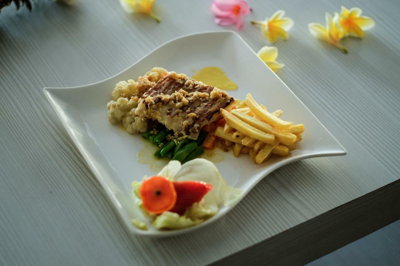 Puri Saron Senggigi Hotel מראה חיצוני תמונה