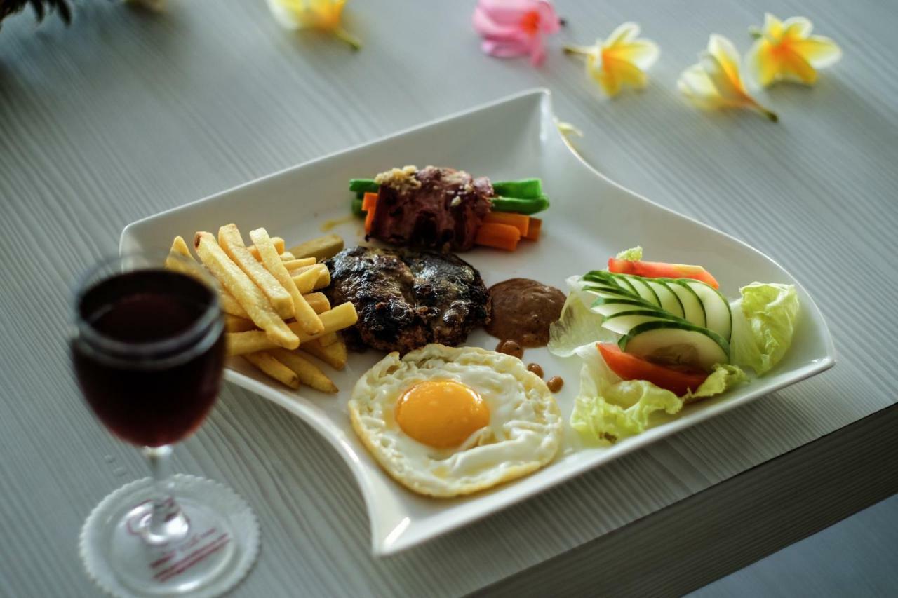 Puri Saron Senggigi Hotel מראה חיצוני תמונה